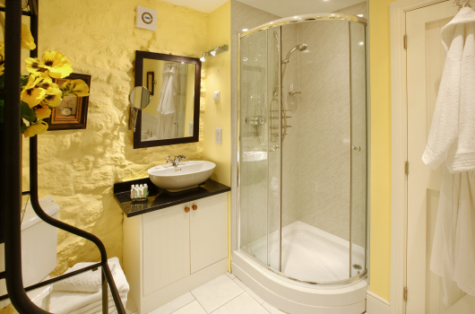 bathroom, The Ducket, Outchester & Ross Farm Cottages, Northumberland Bathroom